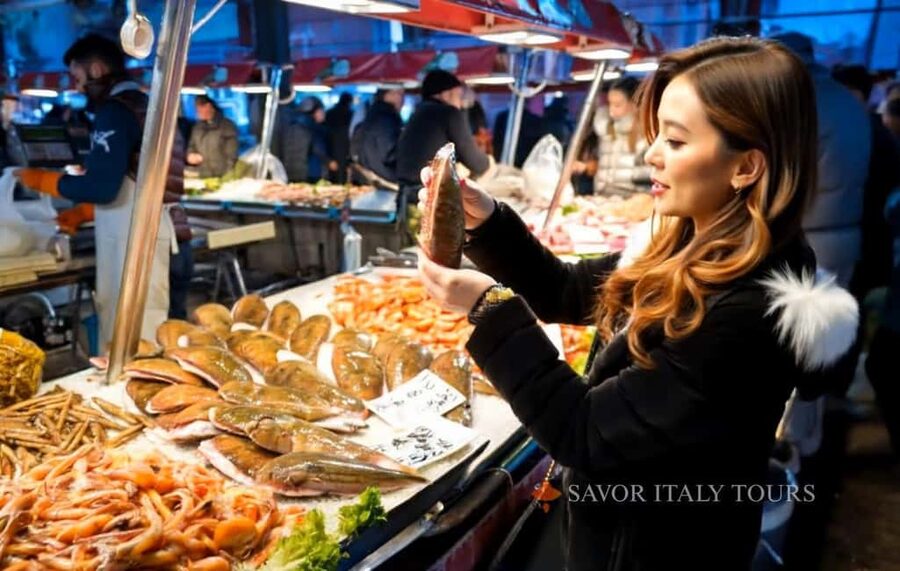 Venice: Local Fish Market With Cicchetti, Lunch, and Wine - Starting beside San Giacomo di Rialto