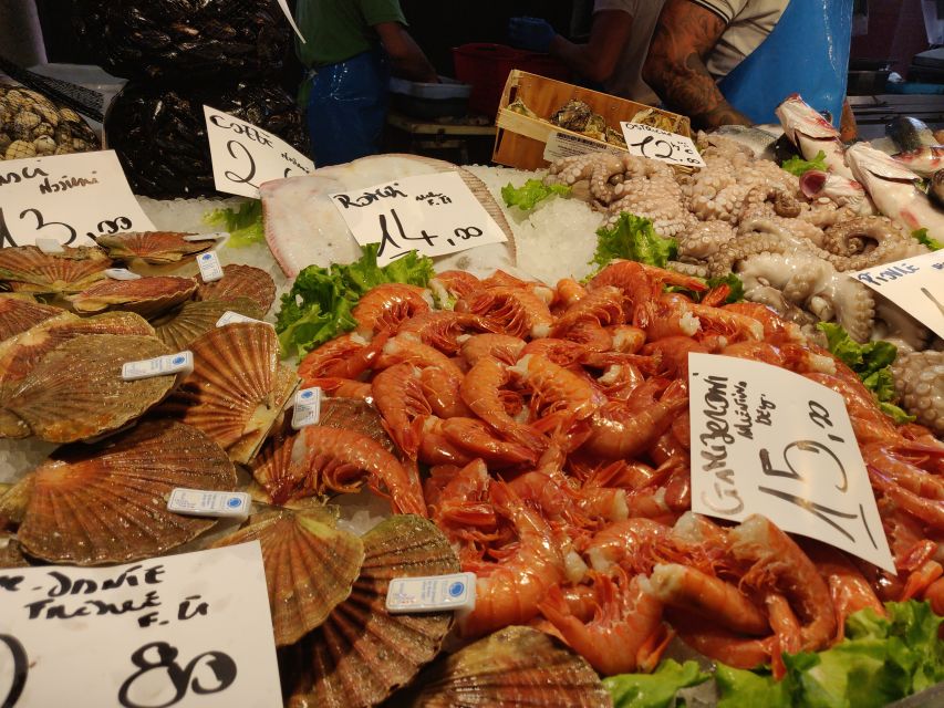 Venice: Local Fish Market With Cicchetti, Lunch, and Wine - Cicchetti and the old bacari tradition
