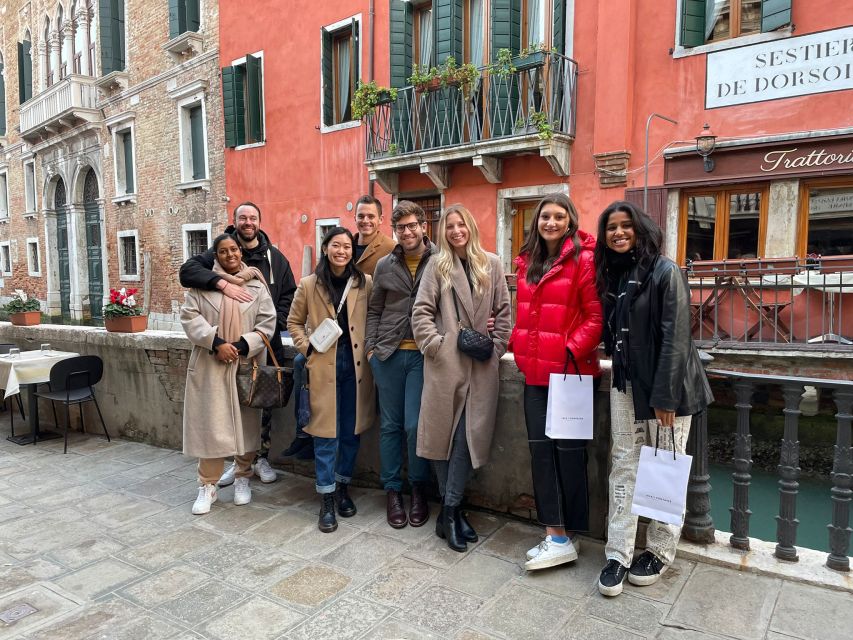 Venice: Local Secrets of Venice Tapas & Wine Walking Tour - What makes the guide important