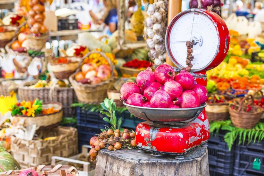 Venice: Market and Cooking Class at a Local's Home - Starting at the market with a Cesarina