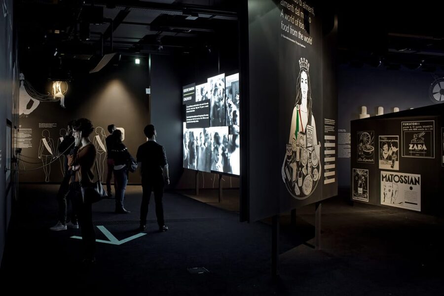 Venice Mestre: M9 Museum Permanent Exhibition Entry Ticket - Entering through the revolving door