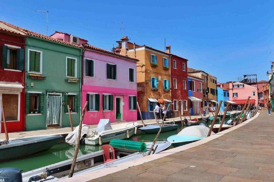 Venice: Murano and Burano Boat Tour with Glass Factory Visit - Small details that make the day easier