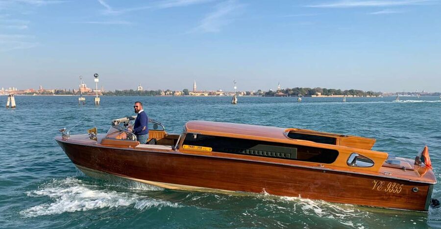 Venice: Murano and Burano Half-Day Boat Tour - Price and group size: when the tour earns its keep