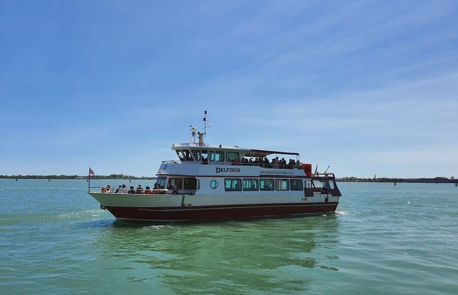 Venice: Murano & Burano Panoramic Boat Tour w/ Glassblowing - Key points to know