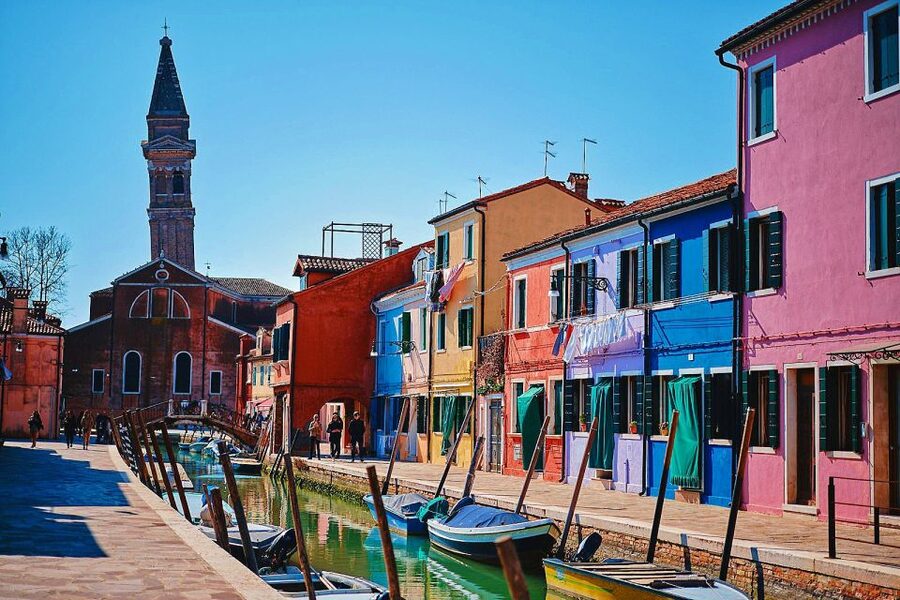 Venice: Murano & Burano Panoramic Boat Tour w/ Glassblowing - Who should book this island trip?