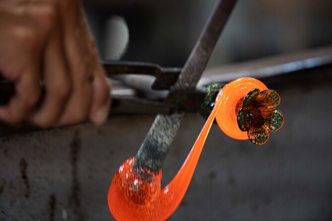 Venice Murano Island Glass Factory Tour with Glass Blowing Demonstration - What the 40-Minute Visit Actually Includes