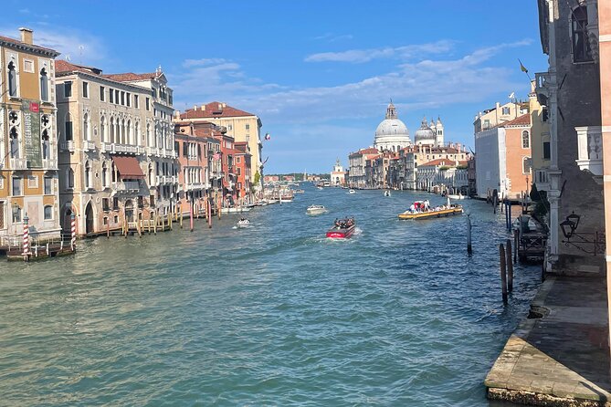 Venice Must See Attractions Walking Tour With A Guide - Salute and the Accademia Bridge