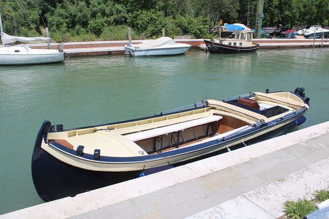 Venice Night Boat Tour from Zattere - Quiet Castello canals and the Venetian Arsenale
