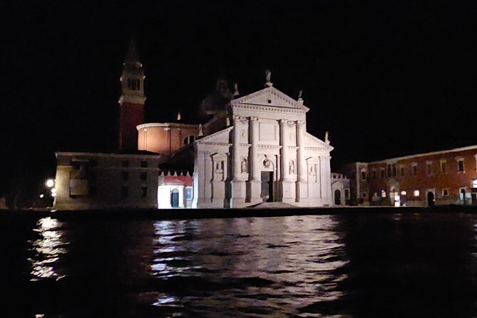 Venice Night Boat Tour from Zattere - Molino Stucky and the first stretch of Giudecca
