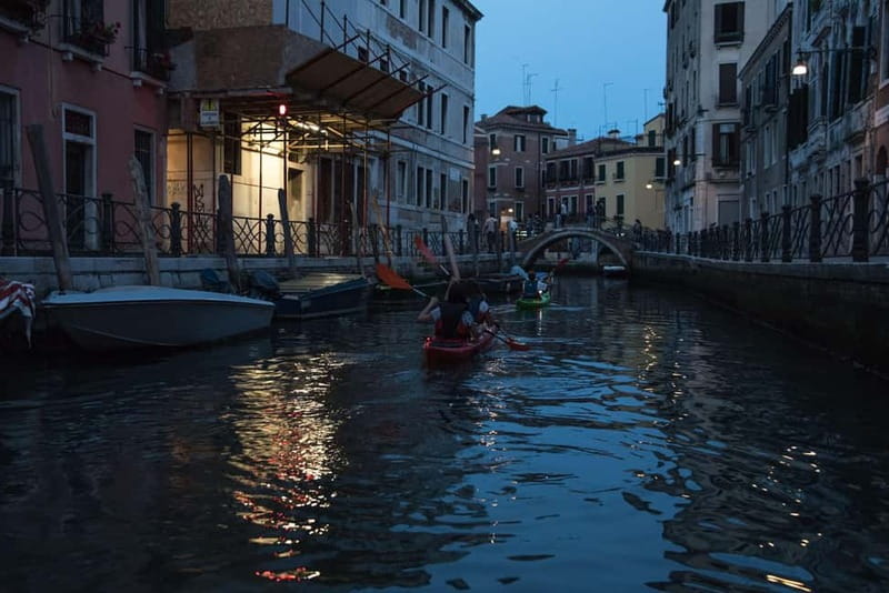 Venice: Night + Sunset Kayak Tour Kayak in the Canals - Starting at Calle Brazzo near Fondamenta de la Sensa