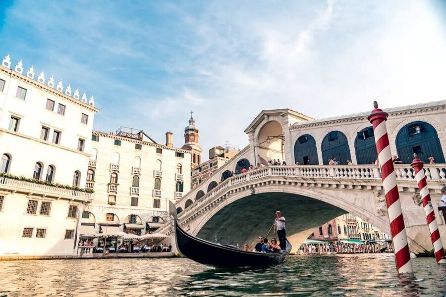 Venice: Off the Beaten Path Private Gondola Ride - Who should choose this ride?