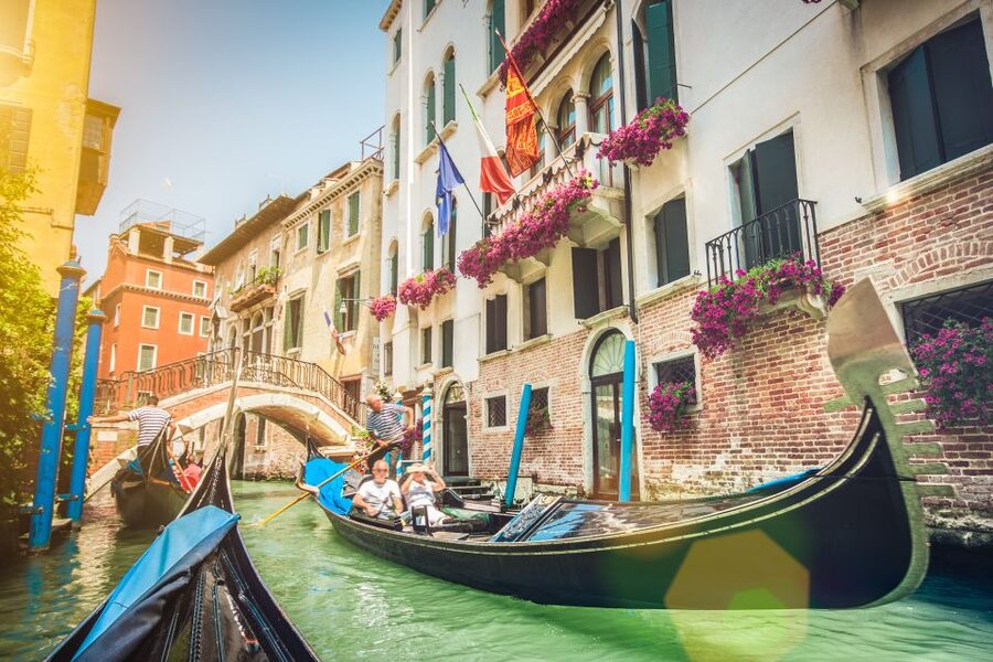Venice: Off the Beaten Path Private Gondola Ride - The two-hour route for the full picture
