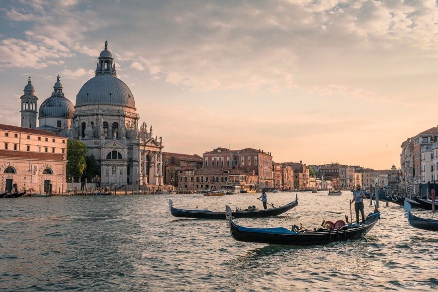 Venice: Off the Beaten Path Private Gondola Ride - Price, timing, and what you actually receive