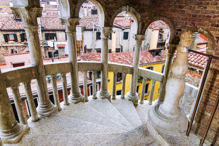 Venice: Palazzo Contarini del Bovolo Entrance Ticket - Finding the entrance in Venice’s maze