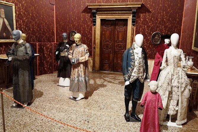Venice Palazzo Mocenigo: History of Textile, Costume and Perfume - What the costume rooms actually offer