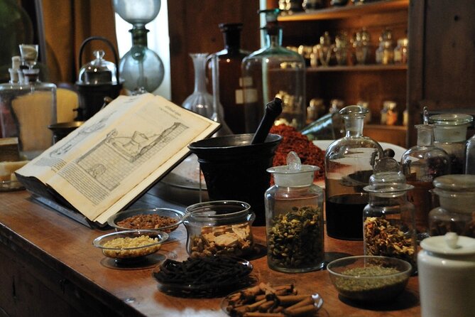 Venice Palazzo Mocenigo: History of Textile, Costume and Perfume - Why the perfume section changes the visit