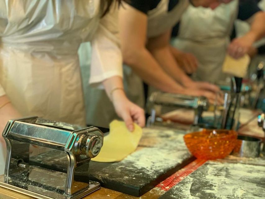 Venice: Pasta and Tiramisu Cooking Class with Wine - The pasta lesson: fettuccine first