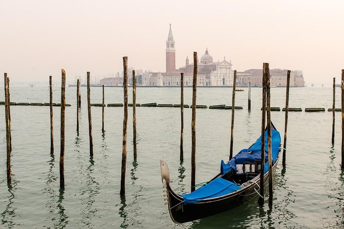 Venice Photography Masterclass - Private Photography Lesson - Ponte dell’Accademia: reflections and open views