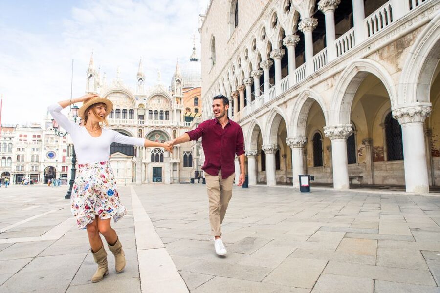 Venice: Photoshoot at Piazza San Marco and the Canals - Meeting at Caffè Florian