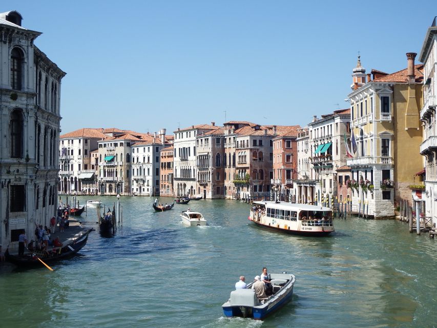 Venice: Private 2-Hour Walking Tour - Through canal streets toward the Rialto Bridge
