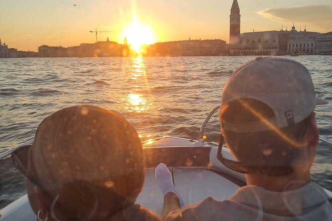 Venice : Private Boat Tour of the Venice Lagoon - The canal beside Giudecca
