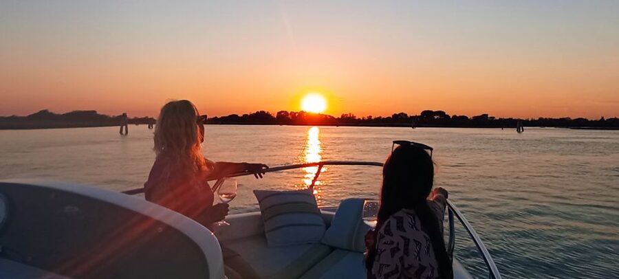 Venice: private boat tour to Murano, Burano, Torcello - FAQ