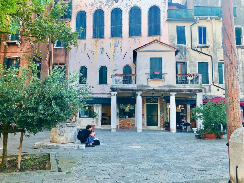 Venice: Private Cannaregio and Jewish Quarter Tour - Languages, timing, and practical planning