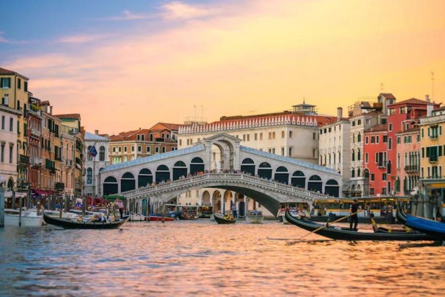 Venice: Private City Hidden Gems and Local Hotspots Tour - Starting between the two columns at San Marco