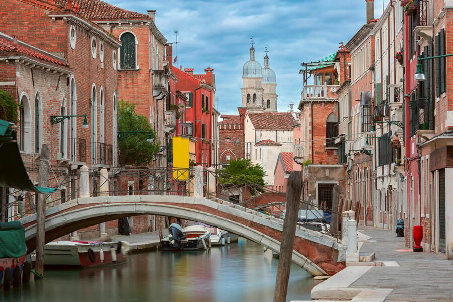 Venice: Private City Hidden Gems and Local Hotspots Tour - Dorsoduro and the art of slowing down