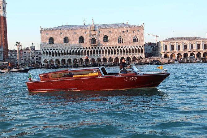 Venice Private Departure Transfer by Water Taxi: Central Venice to Cruise Port - Meet-and-greet or full service?