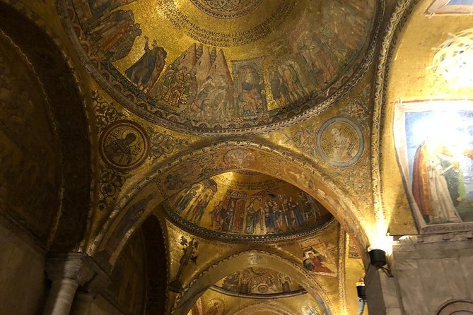 Venice Private Evening Stroll with VIP Entry to Saint Mark's After Hours - Who should book this evening experience?