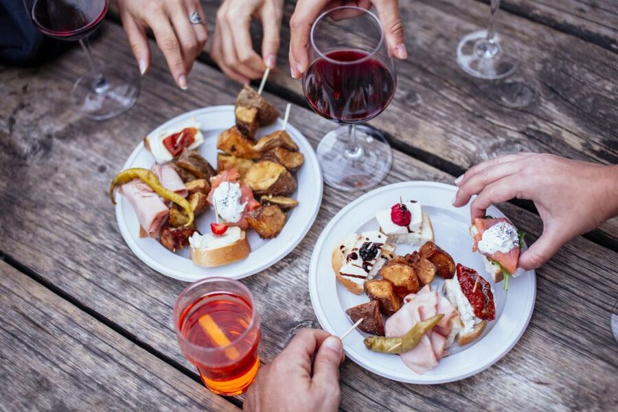 Venice: Private Evening Tour w/ Drinks & Bites in Cannaregio - What the walk between bars adds