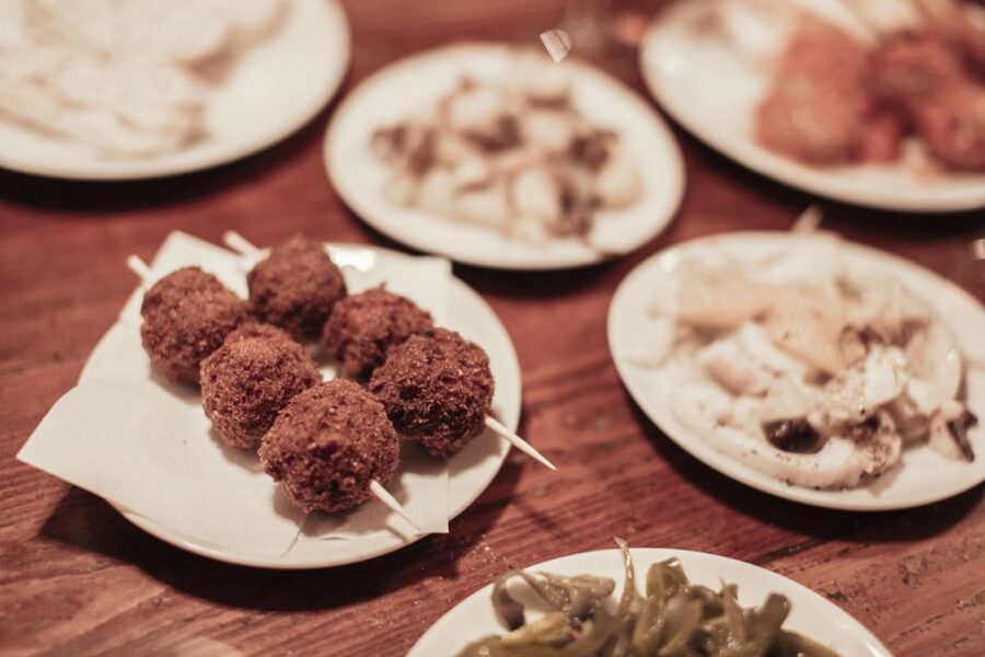 Venice: Private Evening Tour w/ Drinks & Bites in Cannaregio - The private group makes the evening personal
