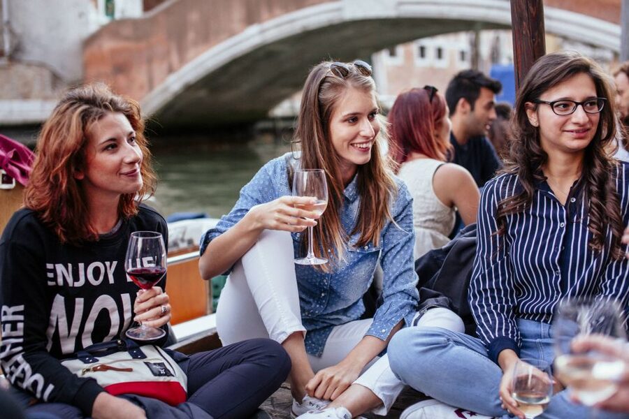 Venice: Private Evening Tour w/ Drinks & Bites in Cannaregio - Timing, comfort, and practical details