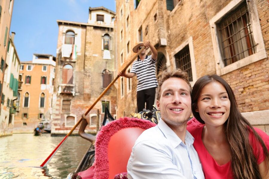 Venice: Private Gondola Ride - Starting beside Santa Maria del Giglio
