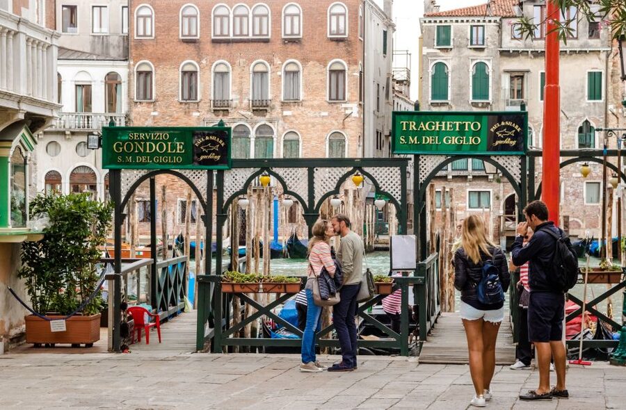 Venice: Private Gondola Ride - Quiet canals and the sound of Venice