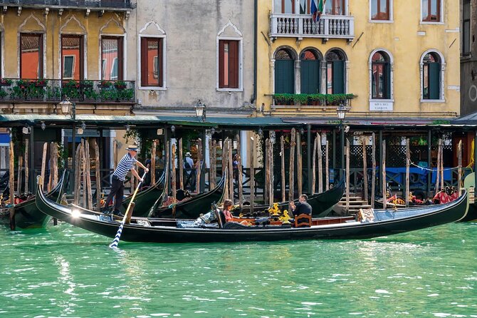 Venice Private Gondola Ride: Explore Hidden Canals and Sights - The 90-minute route: Pisani-Moretta and Rialto Market