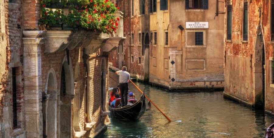 Venice: Private Gondola Tour - Weather, timing, and practical planning