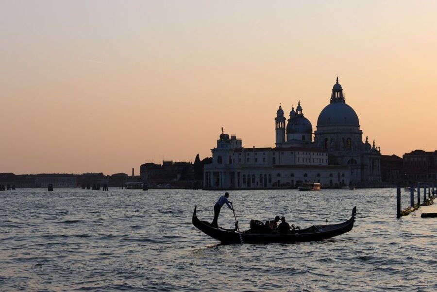 Venice: Private Gondola Tour - Why a gondola still makes sense in Venice