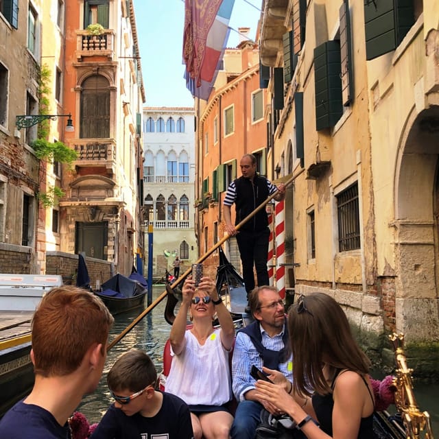 Venice: Private Grand Canal Gondola Ride from Rialto - Seeing Ca’ d’Oro and Frari Church from the water