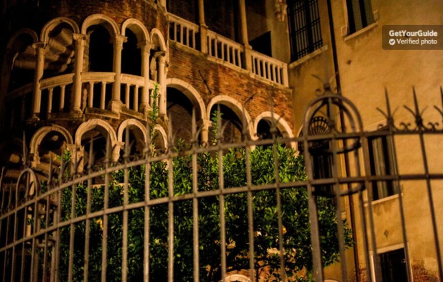 Venice: Private Murders & Mysteries Tour - La Fenice and the mystery of the last fire