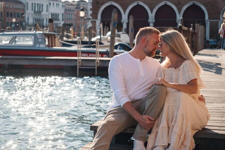 Venice: Private Professional Photoshoot - Rialto Bridge - Why a Rialto photoshoot works well in Venice