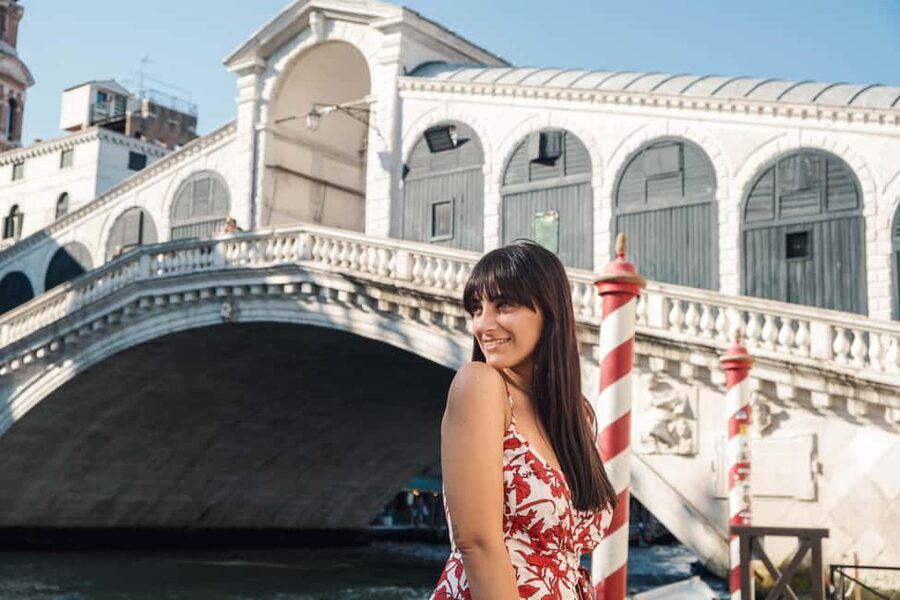 Venice: Private Professional Photoshoot - Rialto Bridge - Grand Canal views and Venetian scale