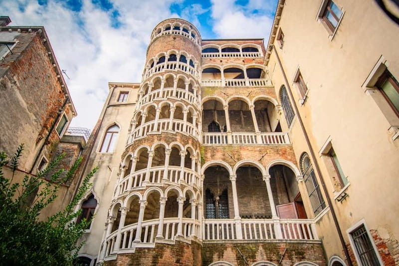 Venice: Private Walking Tour with Optional Gondola Ride - Who should book this experience?