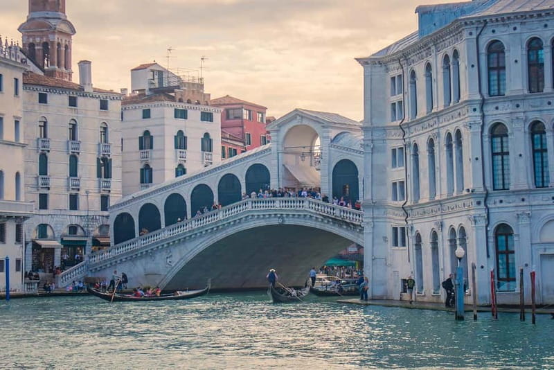 Venice: Private Walking Tour with Optional Gondola Ride - Is the $150.10 price good value?