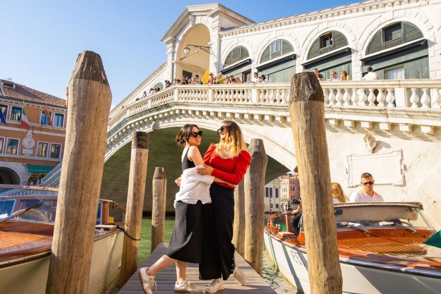 Venice: Professional Photoshoot at the Rialto Bridge - How the private format changes the experience