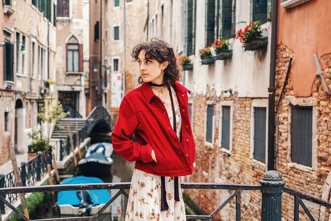 Venice Professional Photoshoot (up to 6 people included) - Canals, walking time, and the shape of the session