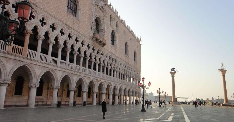 Venice: Religion Walking Tour with Doge’s Palace Tickets - Crossing the Bridge of Sighs