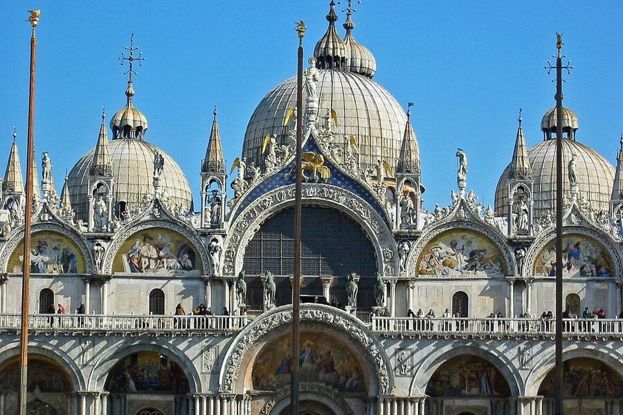 Venice: Religion Walking Tour with Doge’s Palace Tickets - What the 135-minute schedule means for you