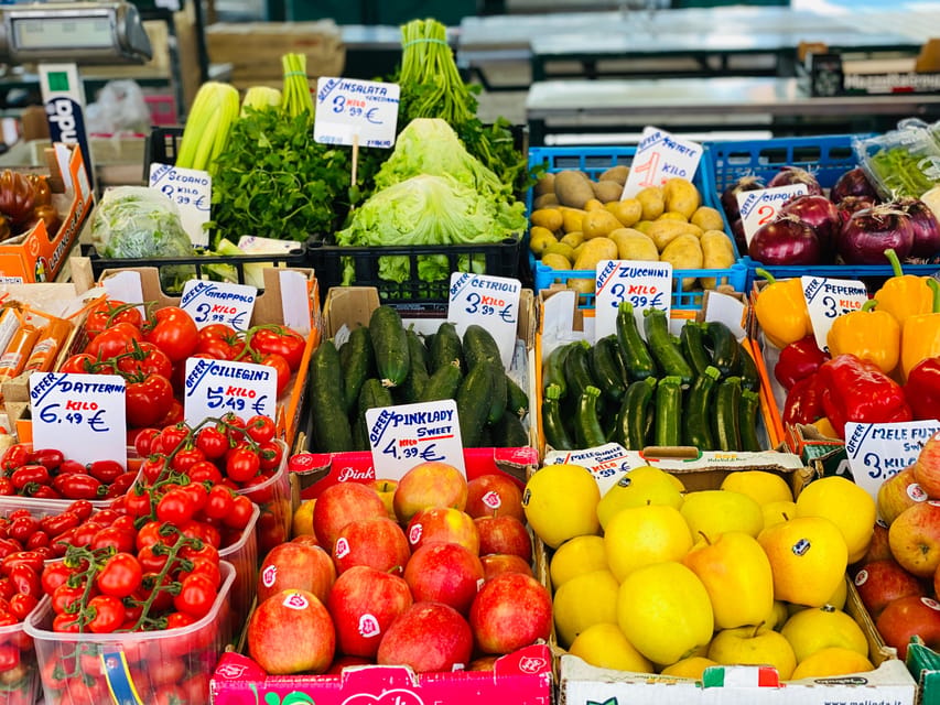 Venice: Rialto Area Street Food Tour and Sightseeing - Cicchetti and the small-bite tradition